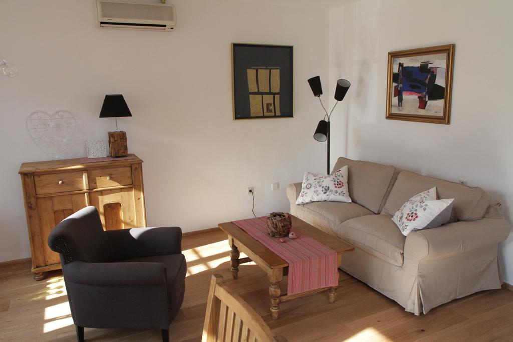 Unser Rosa Haus Fuer Sie 루스트 객실 사진
